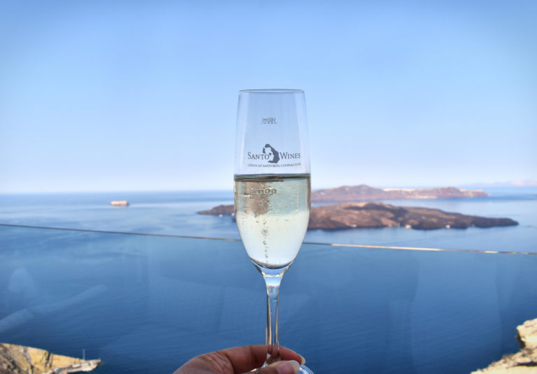 Santorin, aux Cyclades : mes bonnes adresses restaurants, logement, et où déguster du vin Grec