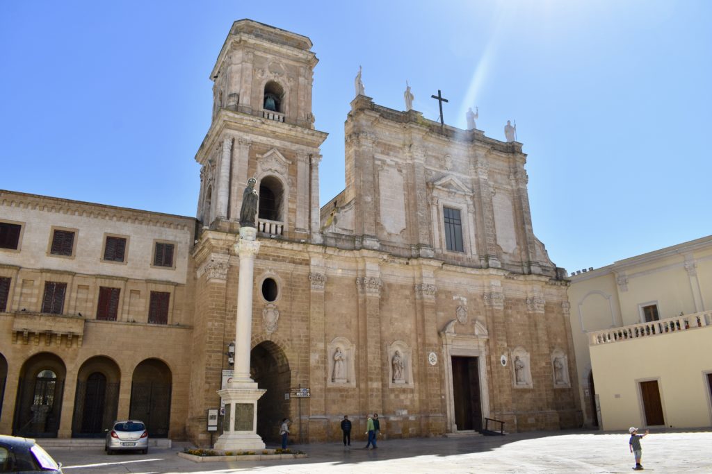 Cathedrale-Duomo-Brindisi-Les-Pouilles-Italie