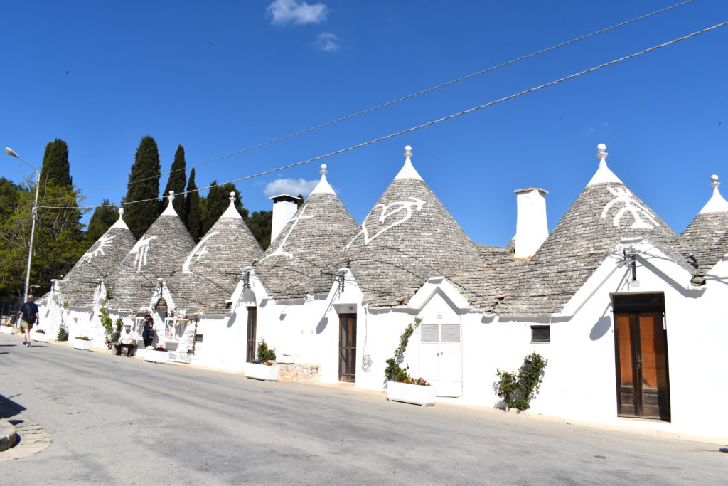 Quartier-Rione-Monti-Alberobello-Les-Pouilles-Italie