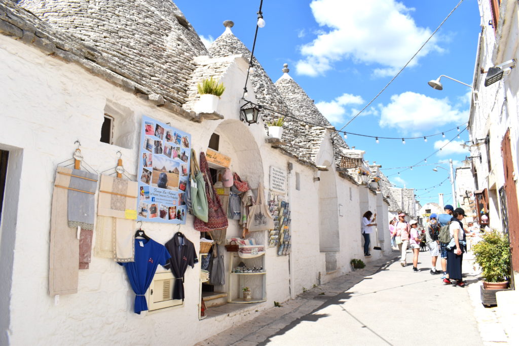 Quartier-Rione-Monti-Alberobello-Les-Pouilles-Italie