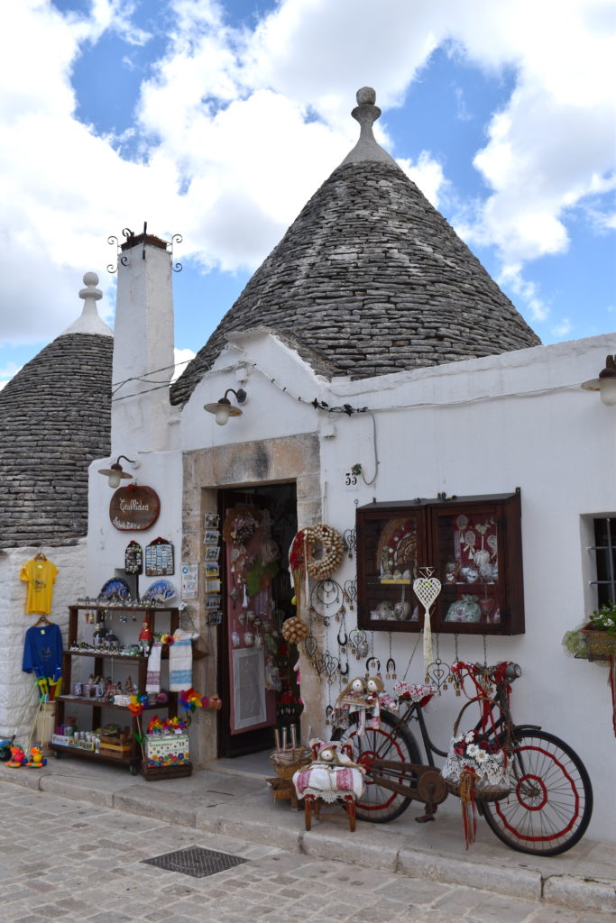 Quartier-Rione-Monti-Alberobello-Les-Pouilles-Italie