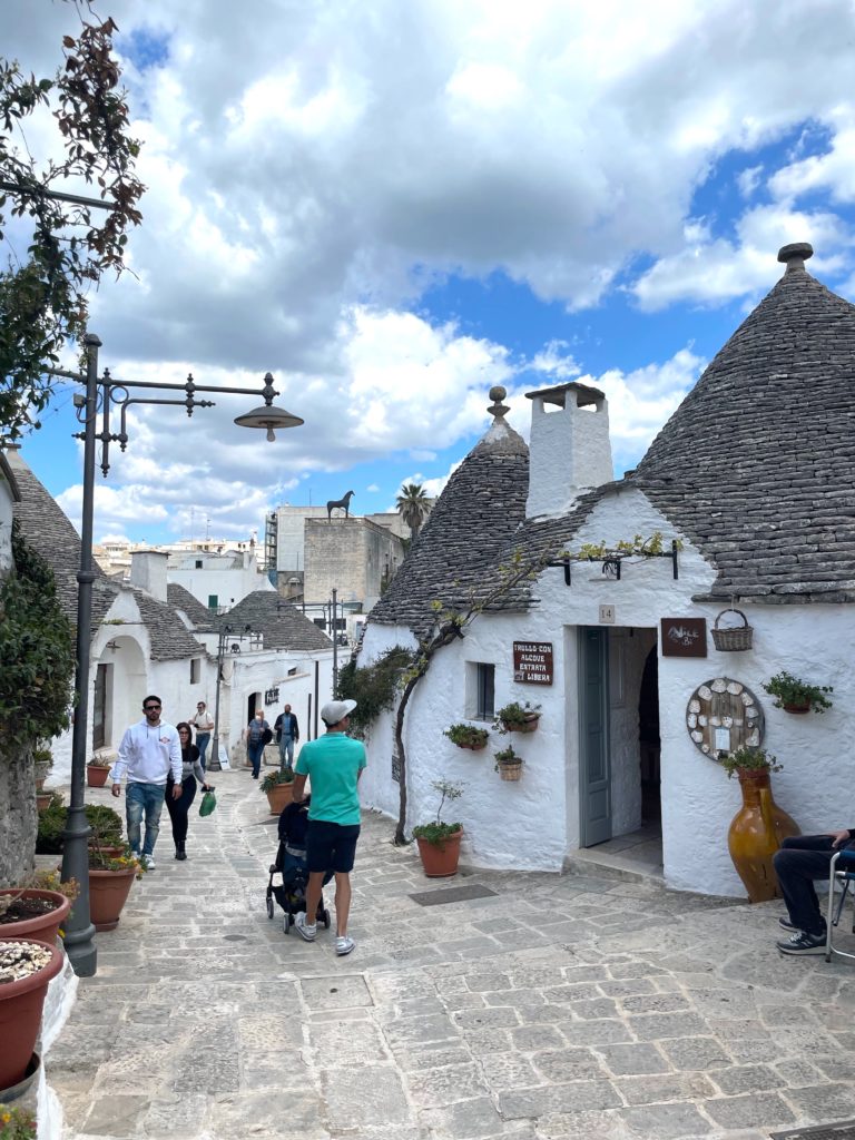 Quartier-Rione-Monti-Alberobello-Les-Pouilles-Italie