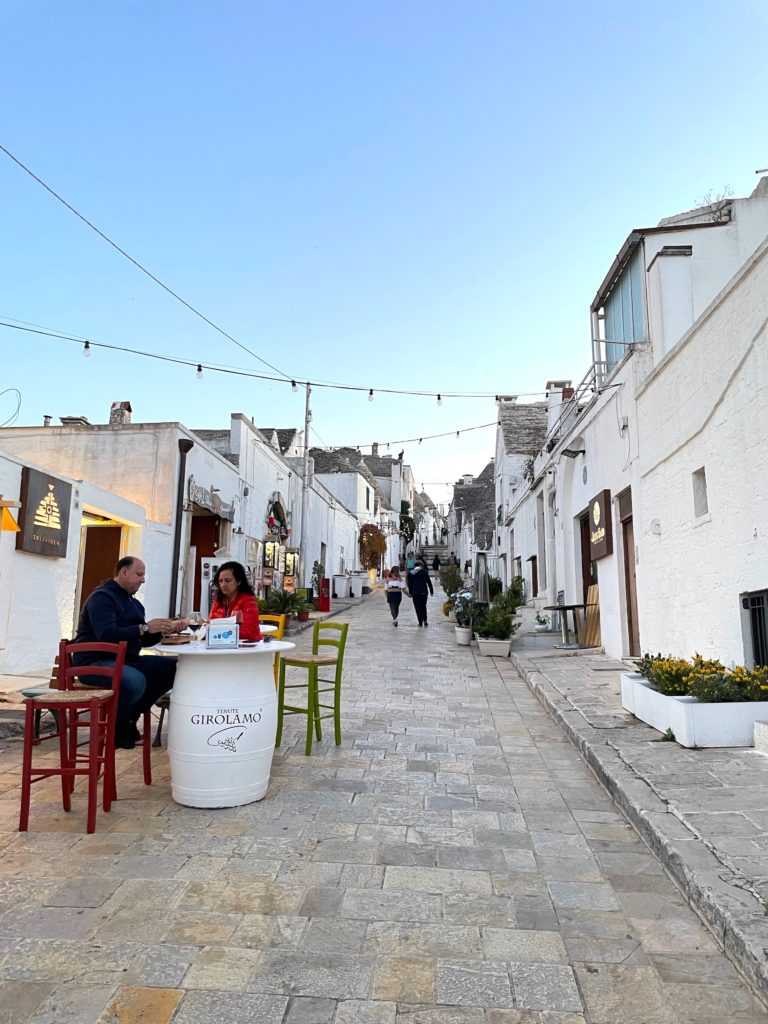 Quartier-Rione-Monti-Alberobello-Les-Pouilles-Italie